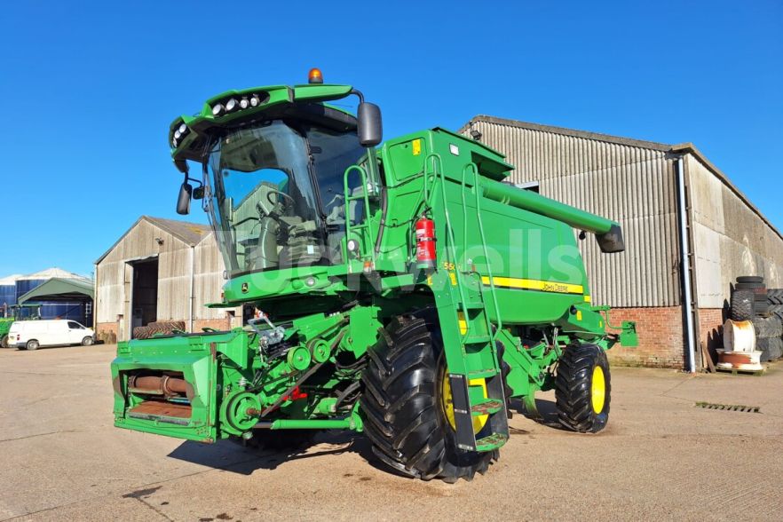 John Deere T560 Combine
